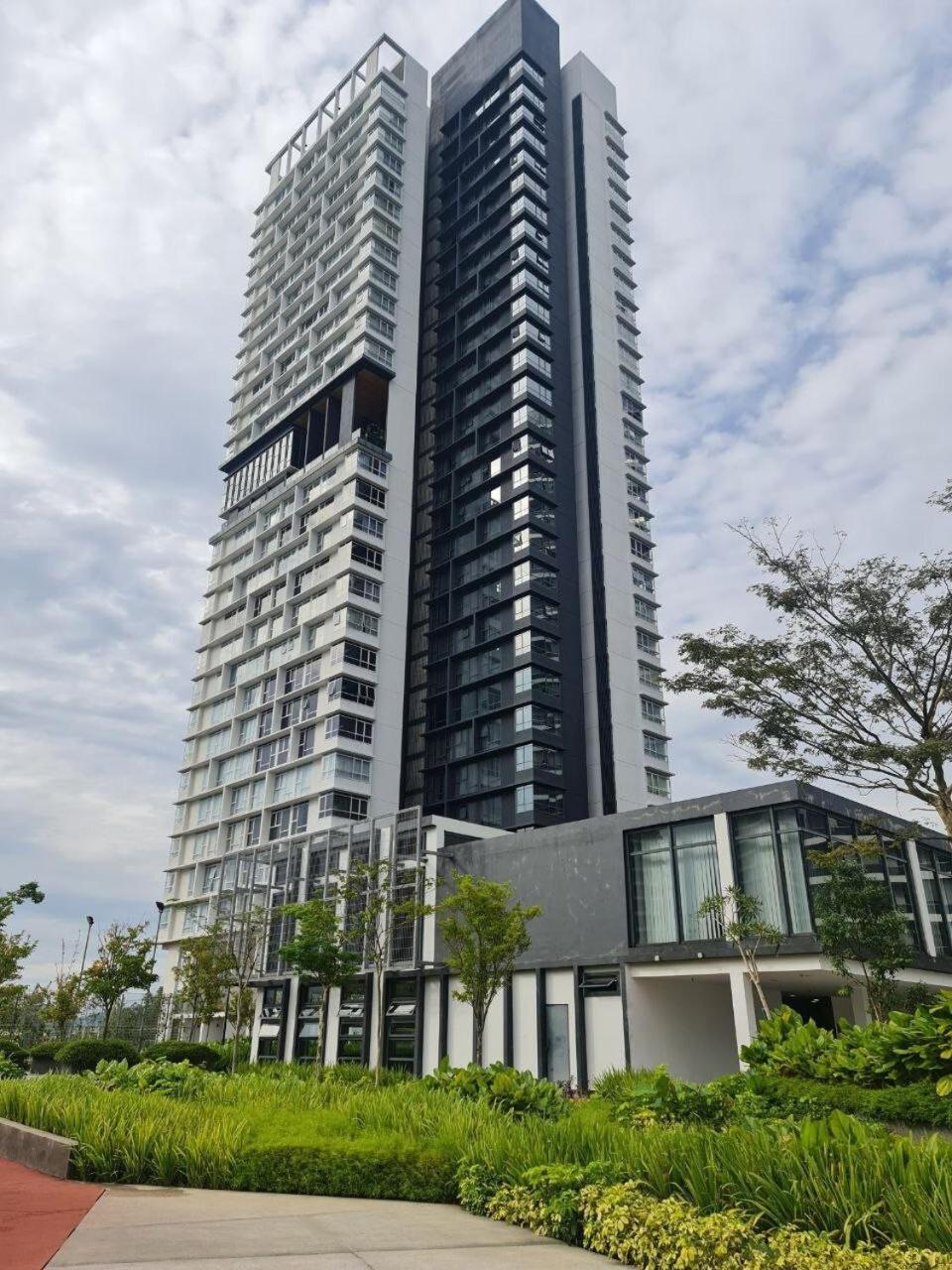 Bique's - Kl East, The Ridge - 3 Bedroom's * Kuala Lumpur